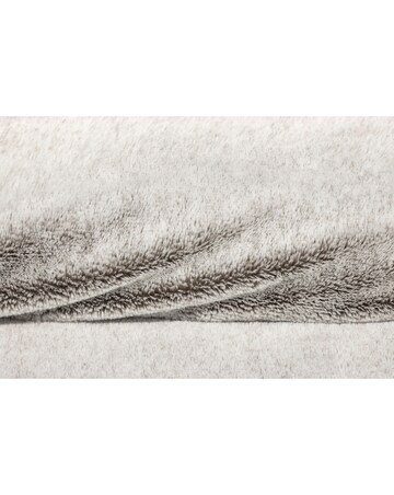 Beurer HD75 Nordic Fluffy Heated Throw
