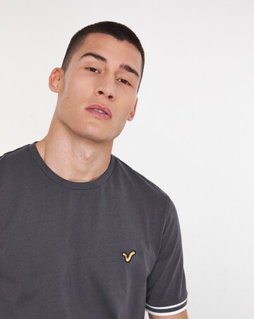 Voi Contrast Sleeve Cuff T-Shirt Long Length