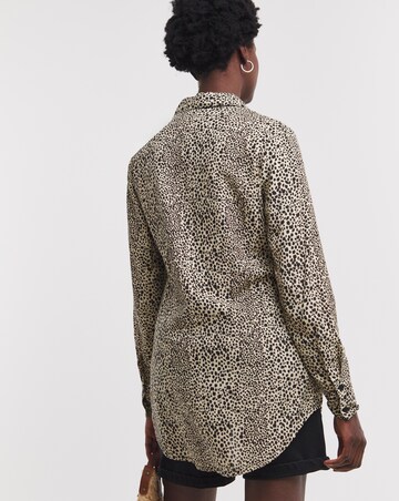 Dipped Back Viscose Shirt