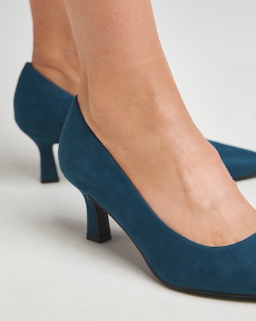 Heavenly Soles Kirsten Pointed Toe Kitten Heel Shoes - Extra Wide Fit (EEE)