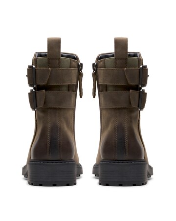 Clarks Orinoco2 Bay Buckle Chunky Leather Boot Standard Fit