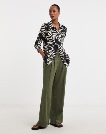 Dipped Back Long Sleeve Shirt