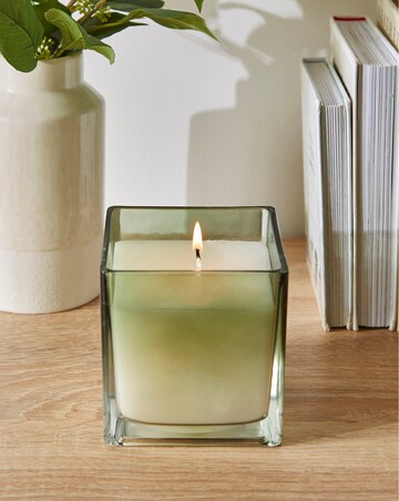 Fig & Apple Scented Medium Candle