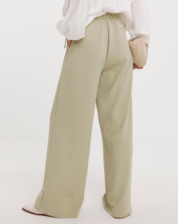 Textured Wide Leg Belted Trouser