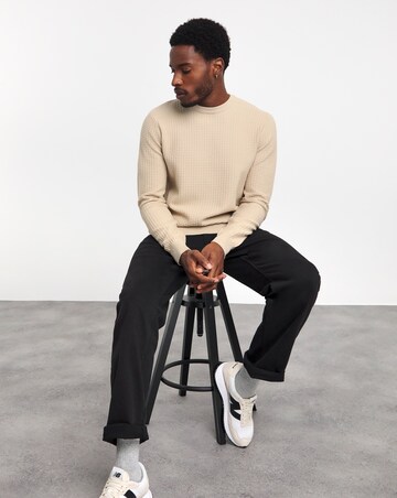 Stone Grid Textured Knitted Crew Neck Jumper