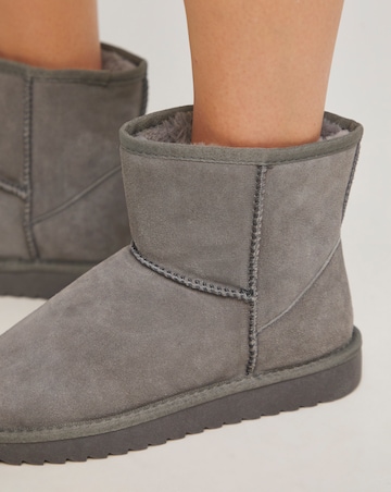 Sia Suede Warm Lined Snug Boots - Wide Fit (E)