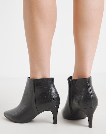 Cairns Kitten Heel Pointed Toe Ankle Boot - Wide Fit (E)