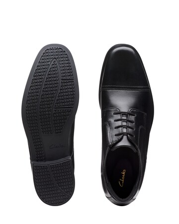 Clarks Howard Cap Shoes - Black