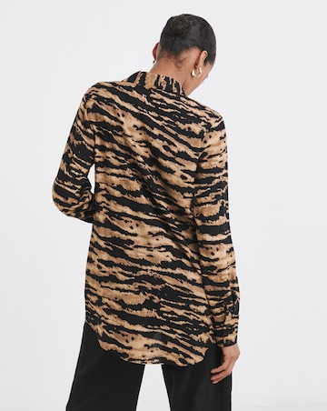 Dipped Back Long Sleeve Shirt - Animal Print