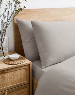 Pure Cotton 200 Thread Count Pillow Case Pair