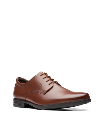 Clarks Howard Edge Wide Fit Shoe - Tan