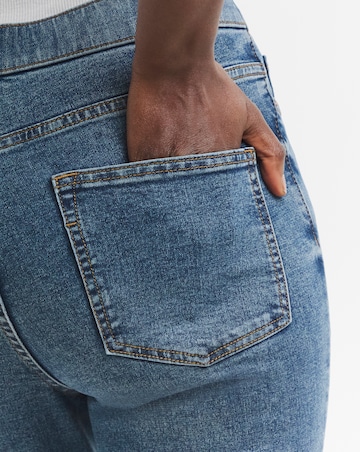 24/7 Light Mid Wash Skinny Jeans