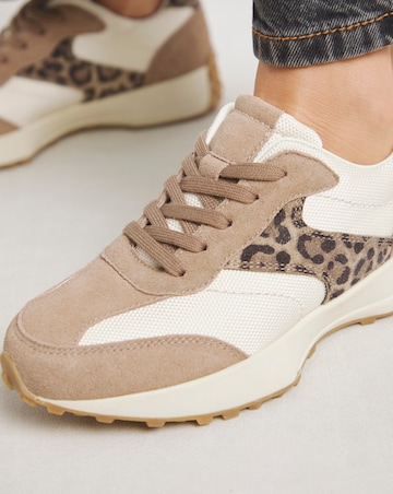 Akira Retro Runner Trainer - Extra Wide Fit (EEE)