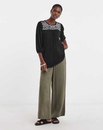 Floral Embroidered Blouson Longline Top