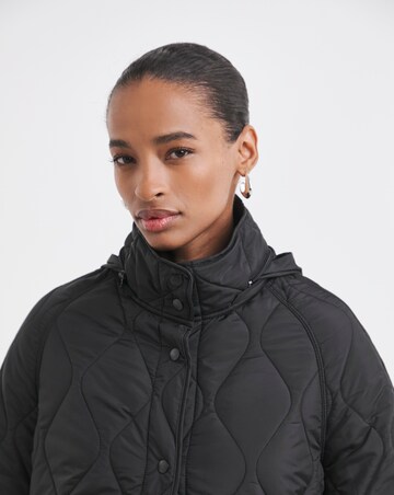 Black Quilt Collar Mid Length Jacket