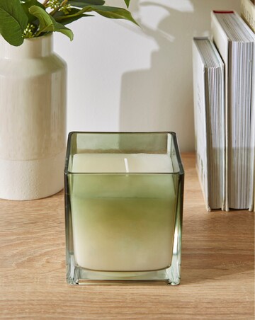 Fig & Apple Scented Medium Candle