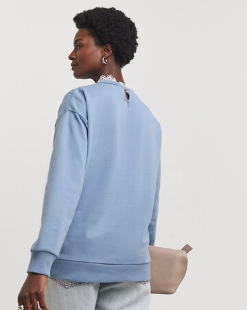 Crew Neck Lace Trim Sweatshirt