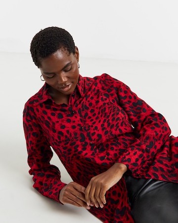 Dipped Back Long Sleeve Shirt