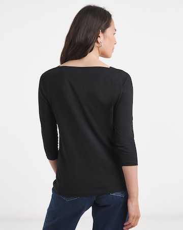Slash Neck 3/4 Sleeve Top