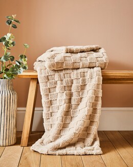 Gray &amp; Osbourn Chequerboard Fleece Throw