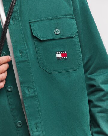 Tommy Jeans Essential Shirt in Green