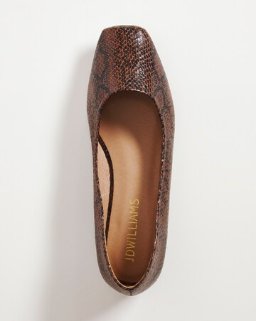 Square Toe Ballerina EEE Fit