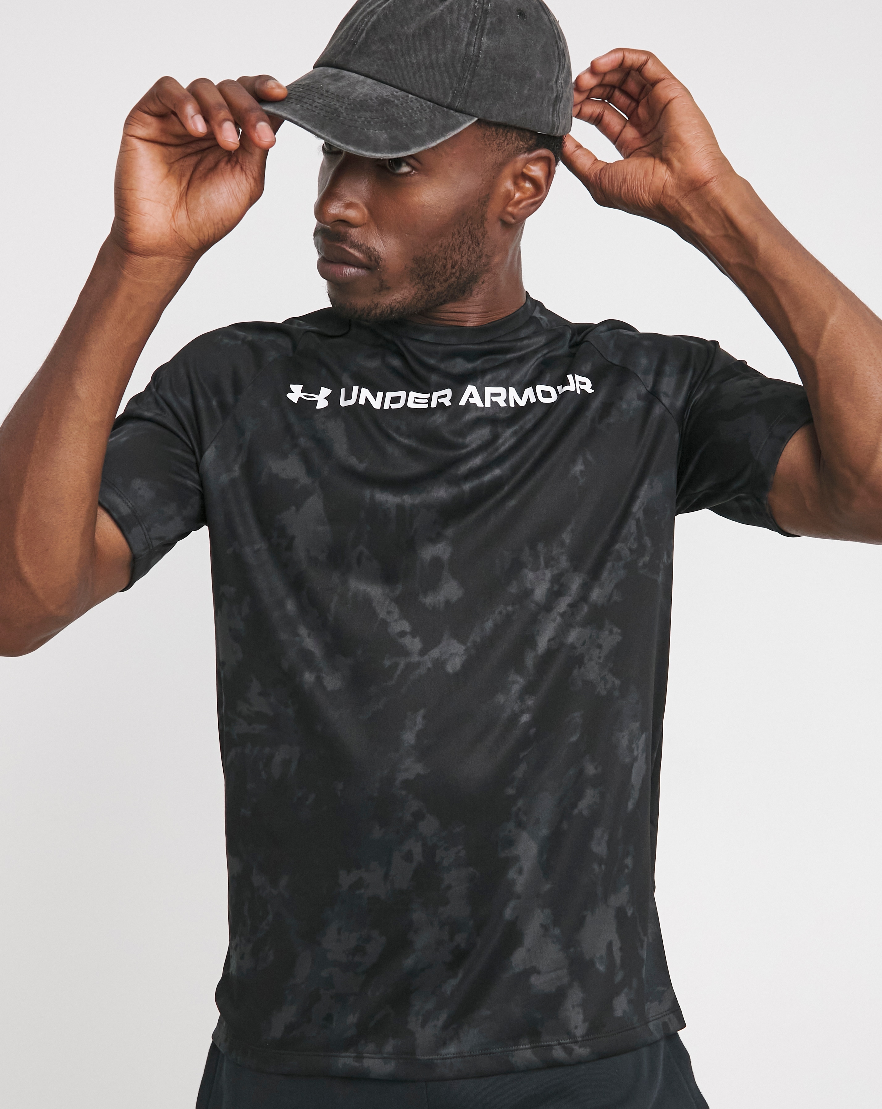 UNDER ARMOUR Tシャツ XL 黒・ セットアップネイビー　 夏用 Under Armour 黒 Tシャツ XL - メルカリ