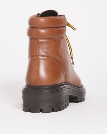 Leather Hiker Style Boot E Fit