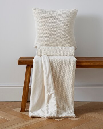 Bobble Fleece Throw - Cream