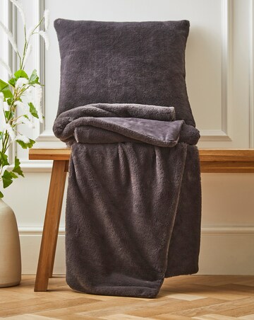 Soft Faux Fur Throw