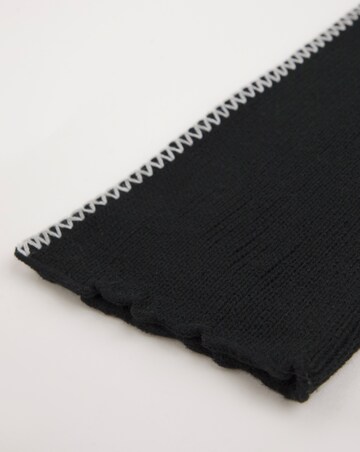Black Hooded Contrast Stitch Scarf