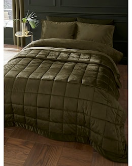 Catherine Lansfield Kingsley Matte Velvet Bedspread