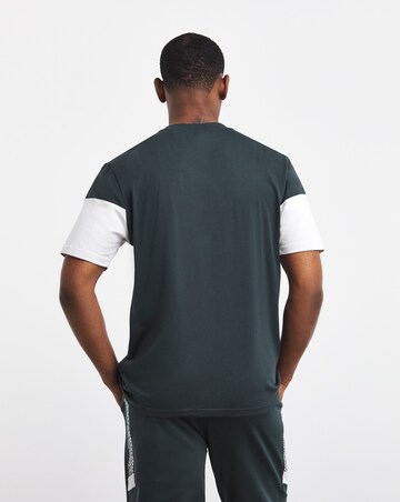 Umbro Sports Style Walkout T-Shirt