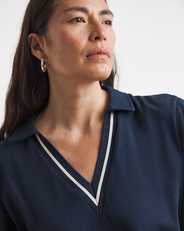 Contrast V-Neck Collared Top