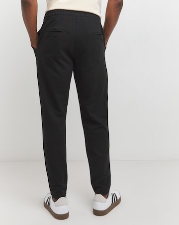 Twill Tapered Fit Jogger