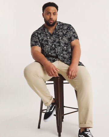 Short Sleeve Leaf Print Shirt with Ecovero
