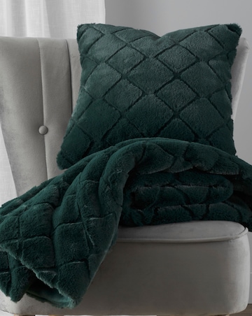 Catherine Lansfield Cosy Diamond Cushion
