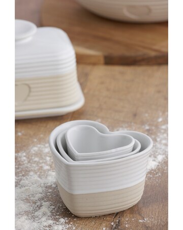 Mason Cash Rustic Charm Measuring Cups and Chopping Board
