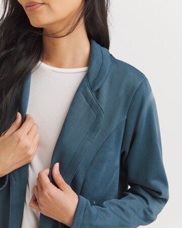 Julipa Jersey Edge to Edge Jacket