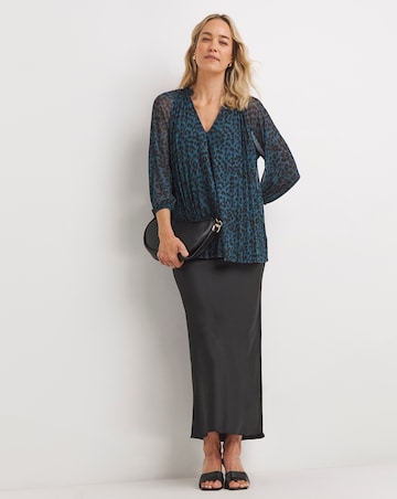 Print V-Neck Mesh Blouse