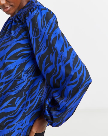 Printed Woven Raglan Sleeve Blouse