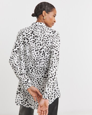 Womens Dipped Back Shirt - Mono Spot