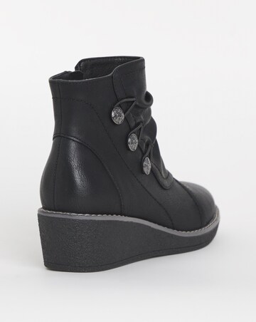 Cushion Walk Wedged Crepe Sole Button Ankle Boot E Fit