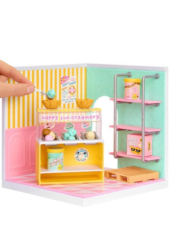 MGA's Miniverse Make It Mini Spaces Ice Cream Shop