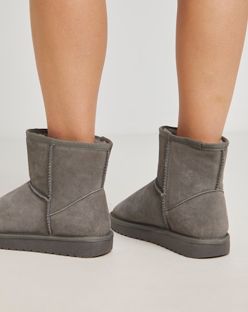 Sia Suede Warm Lined Snug Boots - Wide Fit (E)