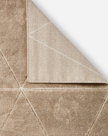 Sara Carved Triangle Rug