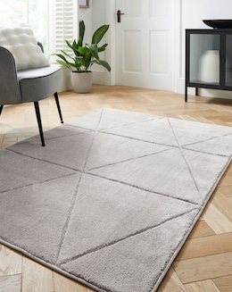 Sara Carved Triangle Rug