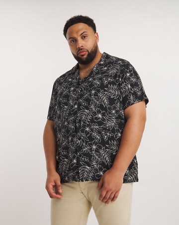 Short Sleeve Leaf Print Shirt with Ecovero