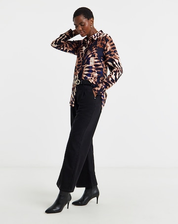 Dipped Back Long Sleeve Shirt