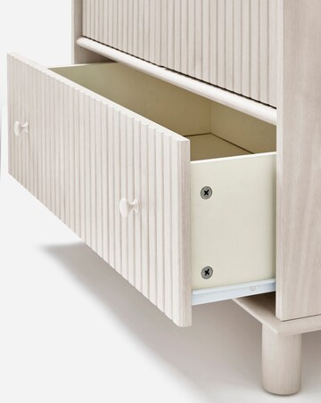 Julipa Latimer 4 Piece Bedroom Package
